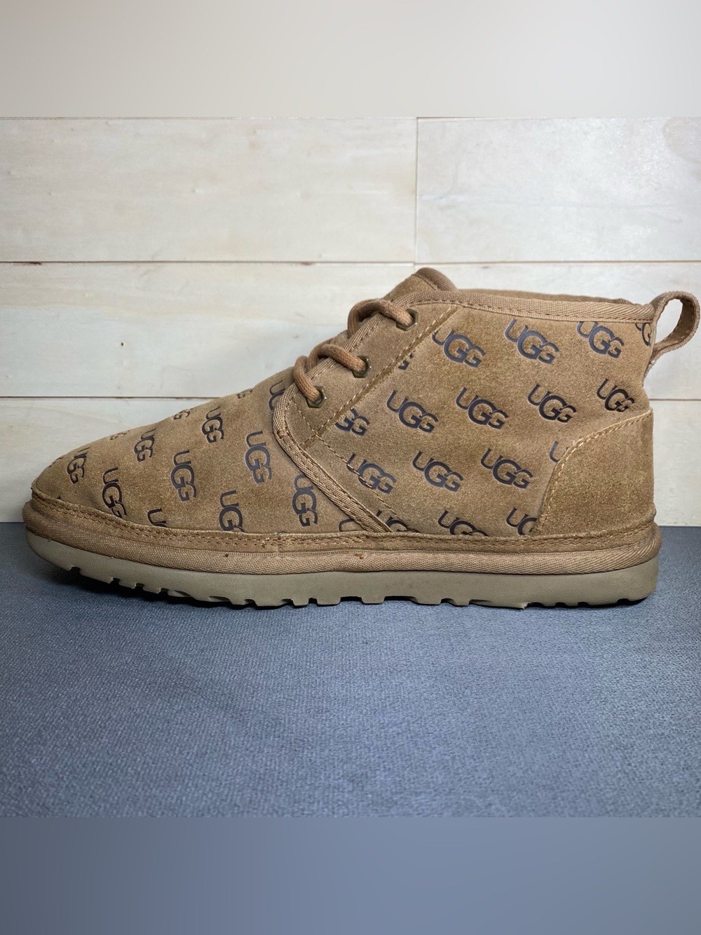 UGG Neumel Chukka Boots Women's Size 9 Shoes Logo Embossed Brown Shearling - Picture 2 of 11